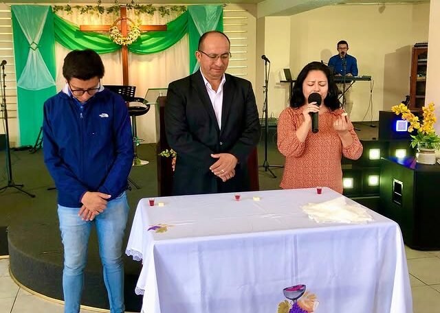 Comunión y adoración a nuestro Señor